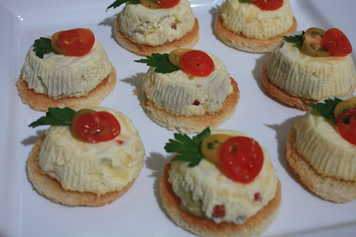 Post image for Individual Artichoke and Red Pepper Quiche Cakes