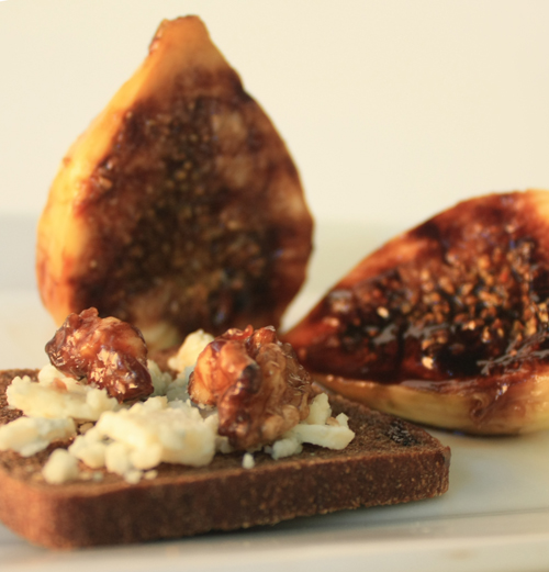 Post image for Grilled Figs with Balsamic Syrup and Roquefort and Candied Walnuts on Honey Pumpernickel Toast