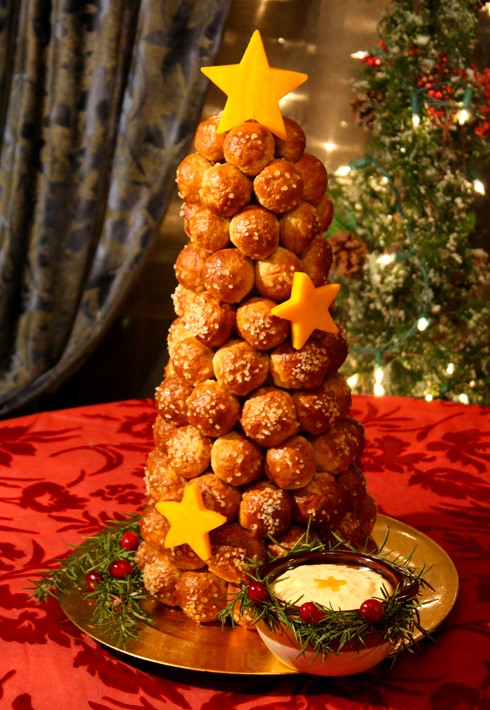 Post image for Pretzel Ball Christmas Tree